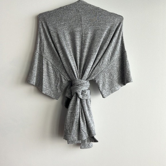 Gap short sleeve kimono wrap sweater - Picture 3 of 7